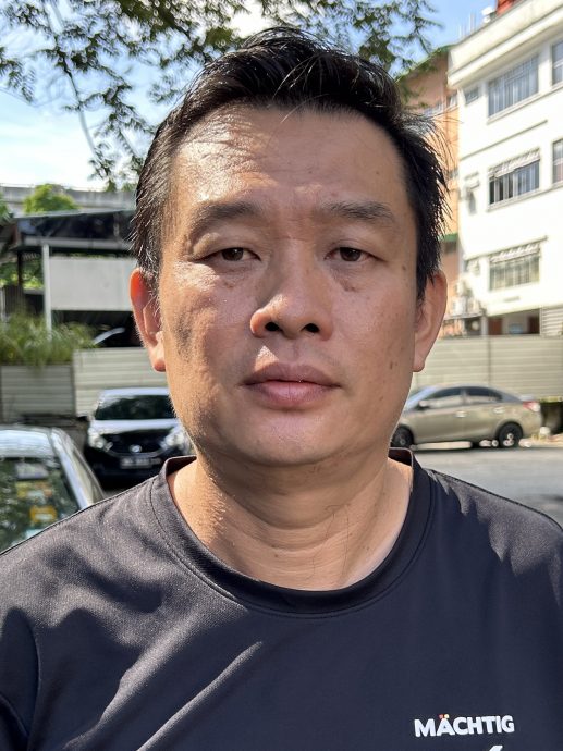 NS7 芙蓉/私人地危树倒塌 市政厅仅移到路边 残余树枝没人理