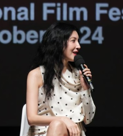 1句韩语狂撩欧巴 杨谨华调侃:日行一善