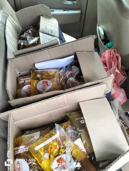 2泰男落网 图走私津贴食油至泰国