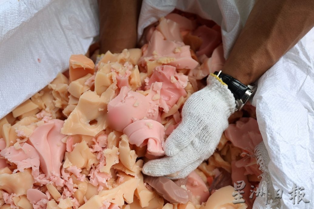 5.8吨价值130万性爱玩具被销毁,聂尤赛米:售卖或私藏均属违法