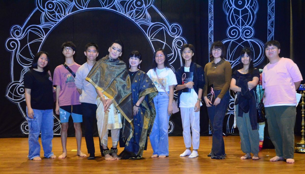 6/10见报∕我们-林绍煕独爱印度古典舞蹈“婆罗多舞”,苦练8年成全柔首位办婆罗多舞结业展华裔男舞者