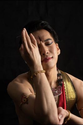 6/10见报∕我们-林绍煕独爱印度古典舞蹈“婆罗多舞”,苦练8年成全柔首位办婆罗多舞结业展华裔男舞者