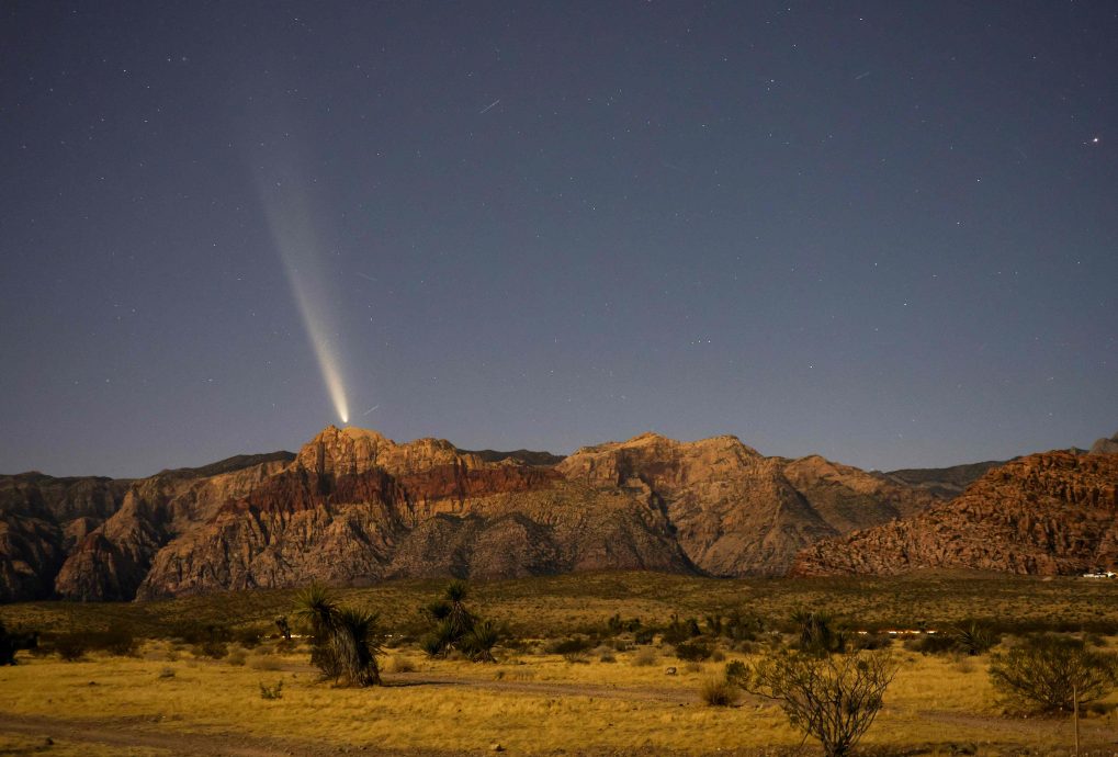 8万年一遇!“最亮彗星紫金山”划过夜空