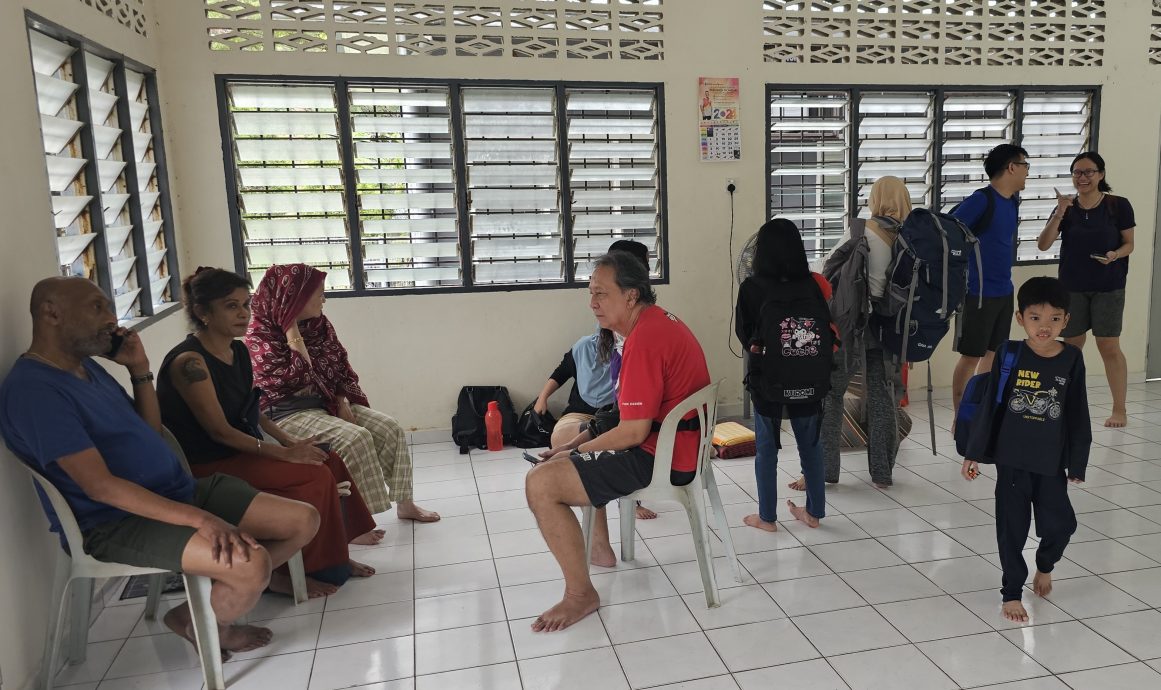 “等评估报告出炉!” 雪州警方:山体稳定后才允许居民回家