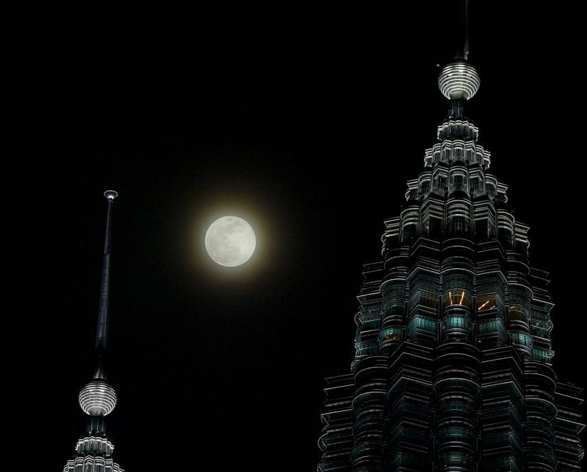 “超级月亮”又大又圆又亮!