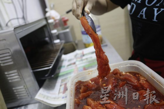 【食谈叉烧/03】笨珍人三代的味道记忆──红叉烧,云吞面的神级配角