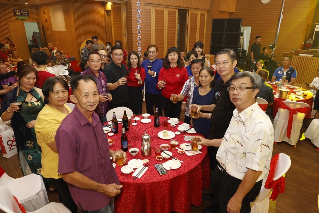 东海岸//对开画页/报庆