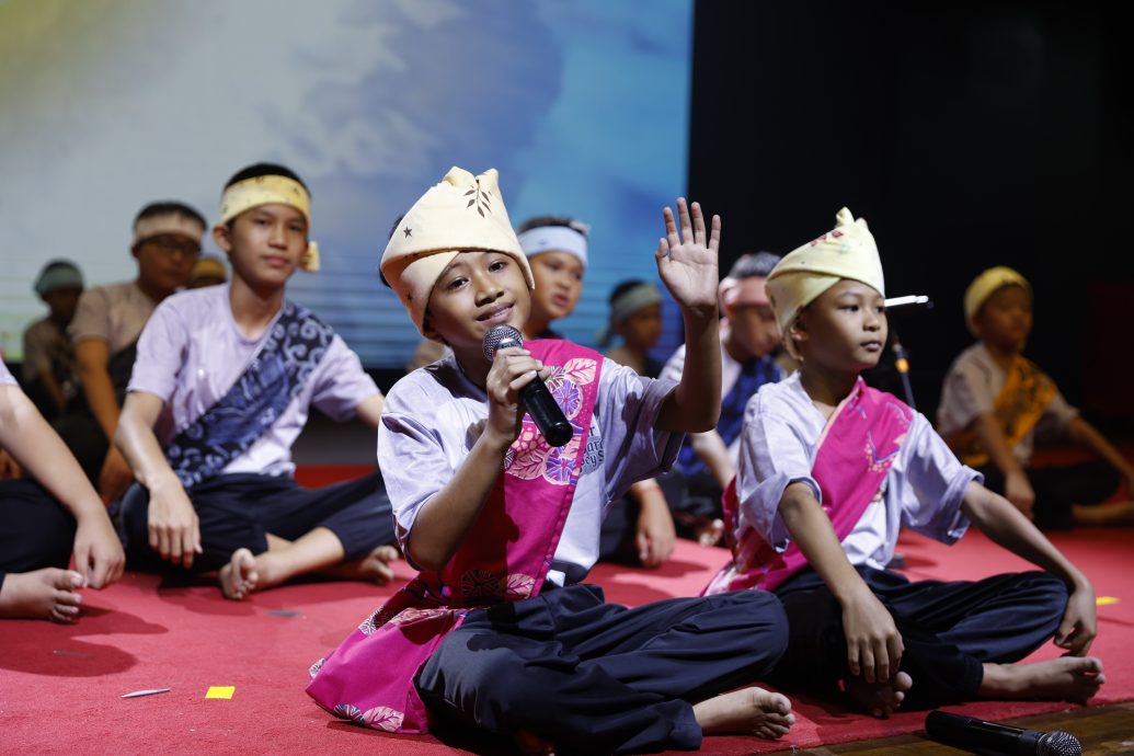 东(内页对开)/星洲95报庆,二之二