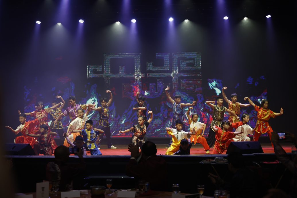 东(内页对开)/星洲95报庆,二之二