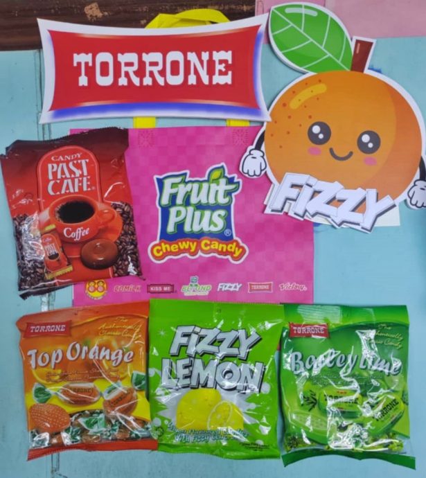 东:丹登星洲日报情义95报庆晚宴将于本月12日(星期六)在哥打峇鲁万丽酒店(Renai Hotel Kota Bharu)隆重举行,筵开近60席,晚宴将在晚上7时30分准时开席。