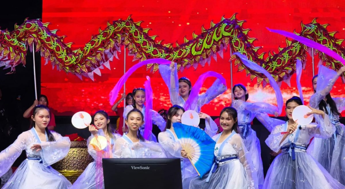 东:丹登星洲日报情义95报庆晚宴将于本月12日(星期六)在哥打峇鲁万丽酒店(Renai Hotel Kota Bharu)隆重举行,筵开近60席,晚宴将在晚上7时30分准时开席。