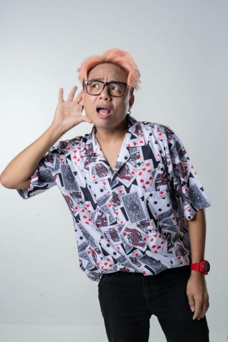 东:丹登星洲日报情义95报庆晚宴将于本月12日(星期六)在哥打峇鲁万丽酒店(Renai Hotel Kota Bharu)隆重举行,筵开近60席,晚宴将在晚上7时30分准时开席。