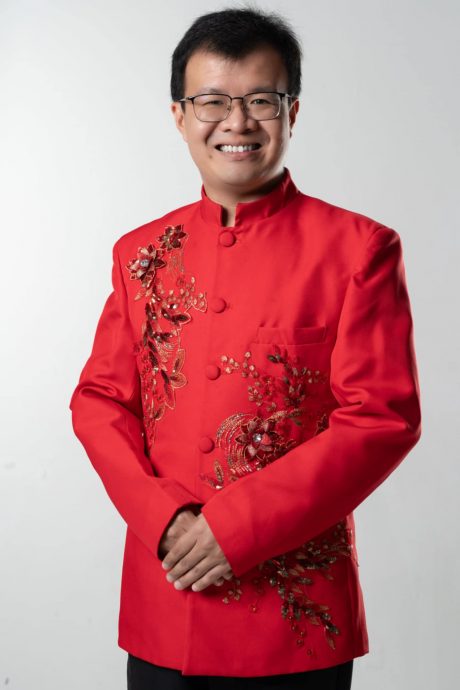 东:丹登星洲日报情义95报庆晚宴将于本月12日(星期六)在哥打峇鲁万丽酒店(Renai Hotel Kota Bharu)隆重举行,筵开近60席,晚宴将在晚上7时30分准时开席。