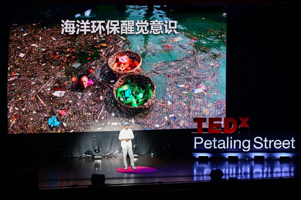 东:为了让学生开阔眼界,吉兰丹中华独中组织学生前往吉隆坡,参加了TEDx茨厂街10周年大会。
