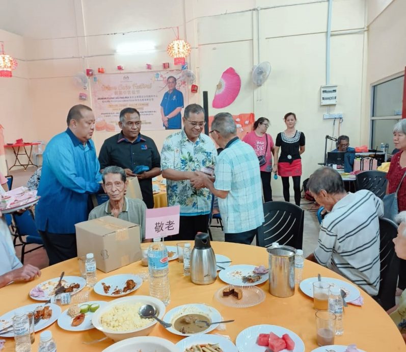 东:北根国会议员服务中心与海南会馆庆中秋