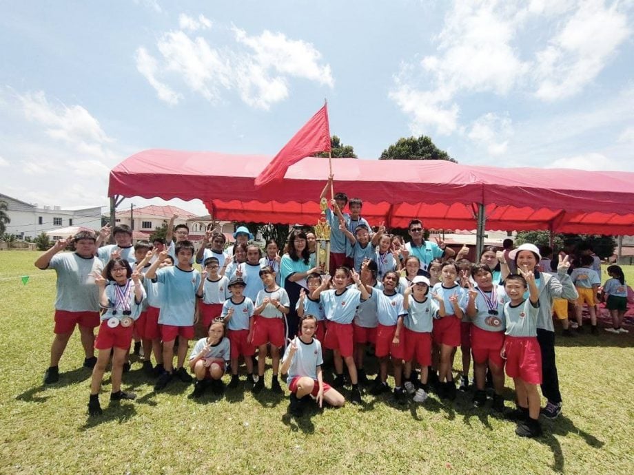 东:明加叻中正华小运动会