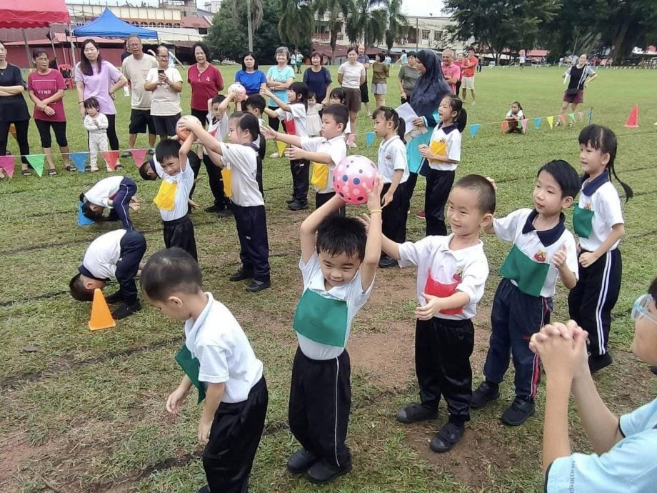 东:明加叻中正华小运动会