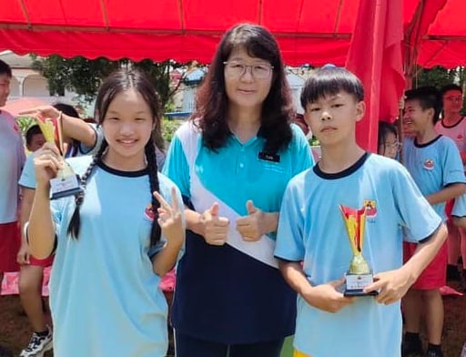东:明加叻中正华小运动会