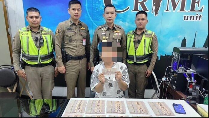 供星洲网:中国男子持9.5万泰铢假钞购物被捕 每张背面均印有“COPY”字眼