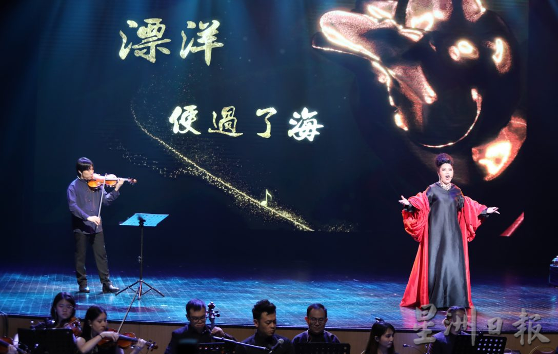 全国:不仅有动人文字,花踪也有触动人心的音乐和舞蹈