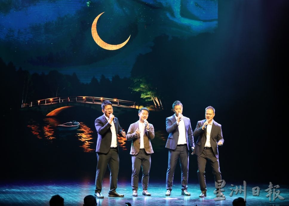 全国:不仅有动人文字,花踪也有触动人心的音乐和舞蹈