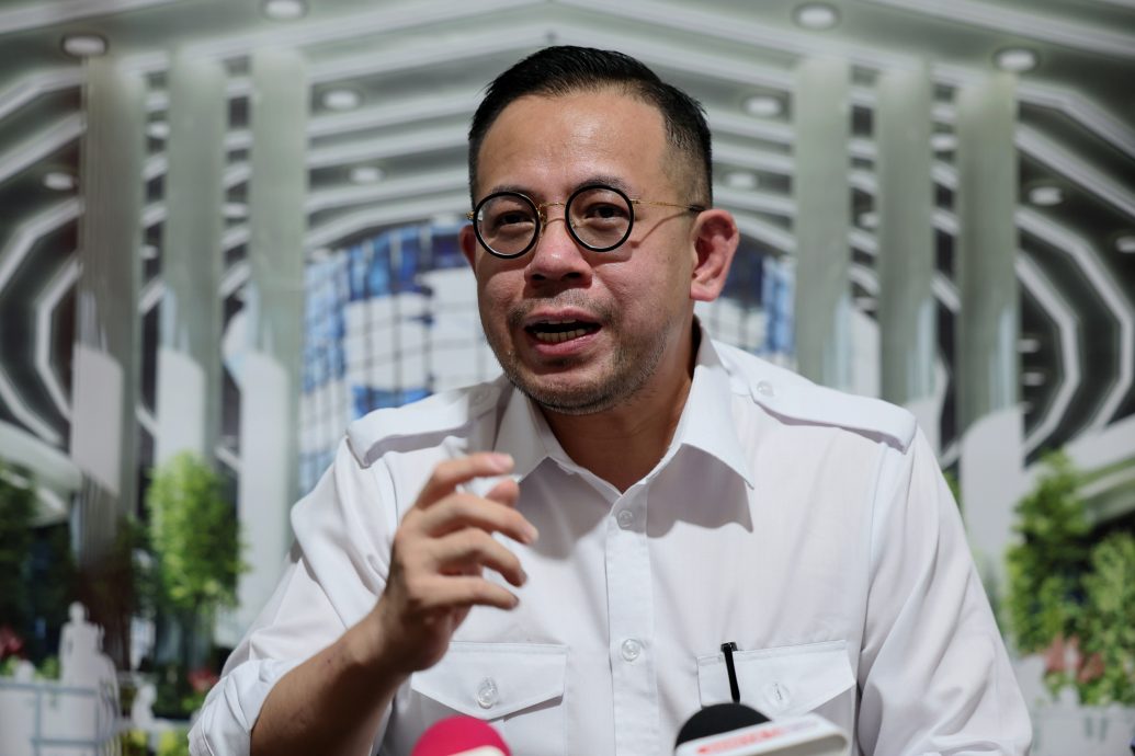 全国:人力资源部长沈志强提醒雇主不要把明年落实的最低薪金1700令吉作为新人包括大学生的入职起薪。