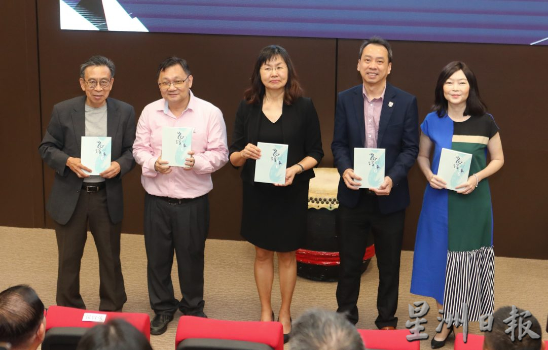 全国:花踪第二日续精彩,新秀奖颁奖礼见证闪亮新生代后浪诞生