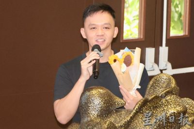 全国:花踪第二日续精彩,新秀奖颁奖礼见证闪亮新生代后浪诞生