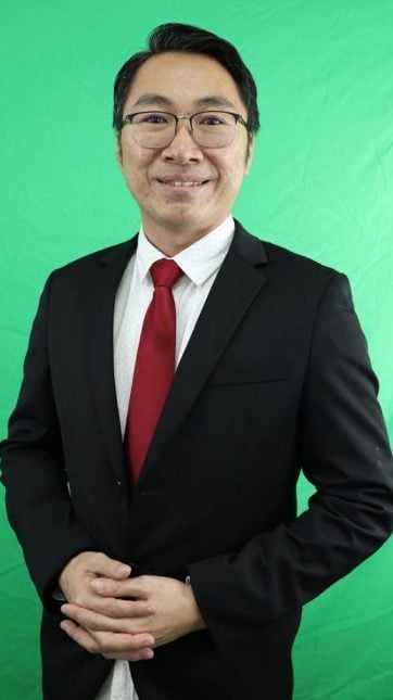 全:登州政府施行的深化伊斯兰政策影响华社事件再添一桩,登嘉楼饼干杂货同业公会避免以身试险及带来后续连锁反应,主动取消传统上晚宴必备的歌唱环节