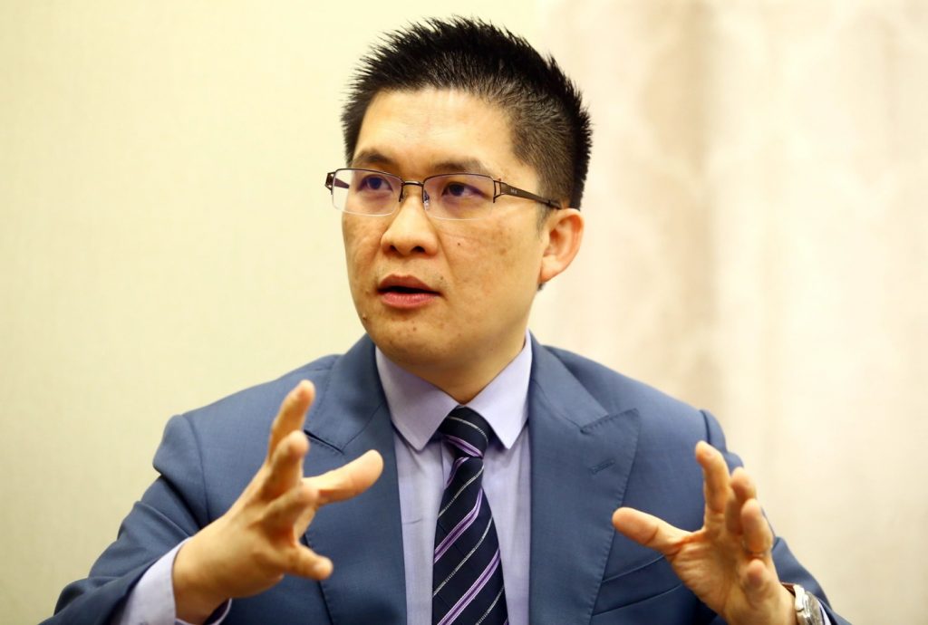 华小副校长涉嫌非礼女生 黄家和:副校长已调离有关学校