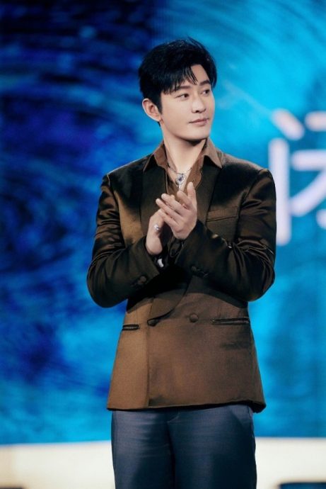 叶珂批伍佰歌“猥琐” 网气炸:没文化别装高级