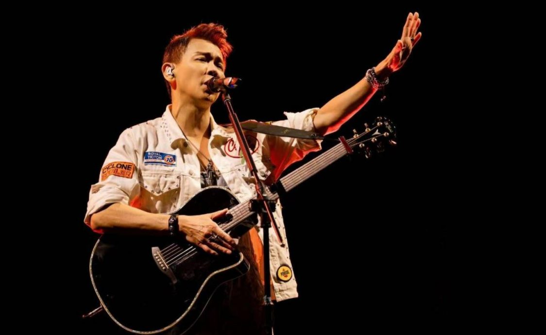 叶珂批伍佰歌“猥琐” 网气炸:没文化别装高级