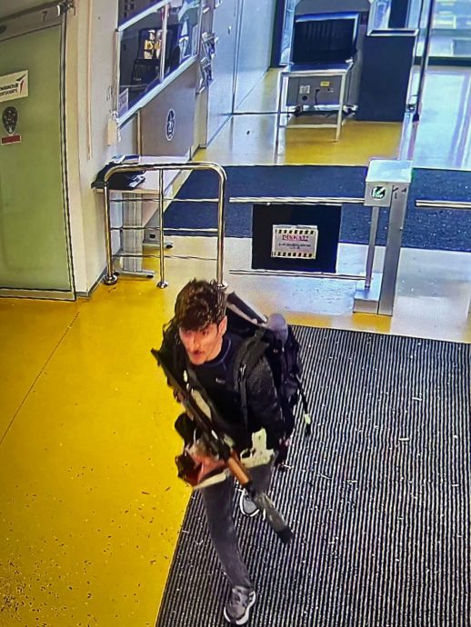 土耳其恐攻27死伤 “枪手正面闯入”监视器画面曝 大楼门口溅血