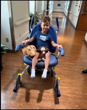 坐迪士尼云霄飞车20秒 男童呼吸心跳骤停