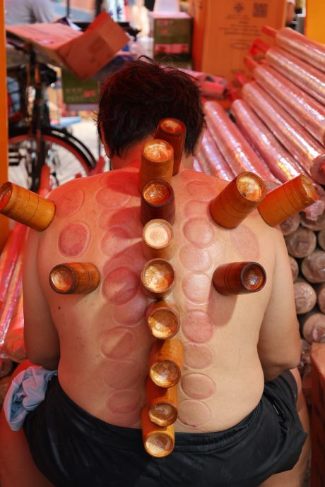 大都会/封面/安邦九皇爷诞汇集亚洲美食 崛起塔罗牌占卜风气 竹筒拔罐传统技术屹立不倒