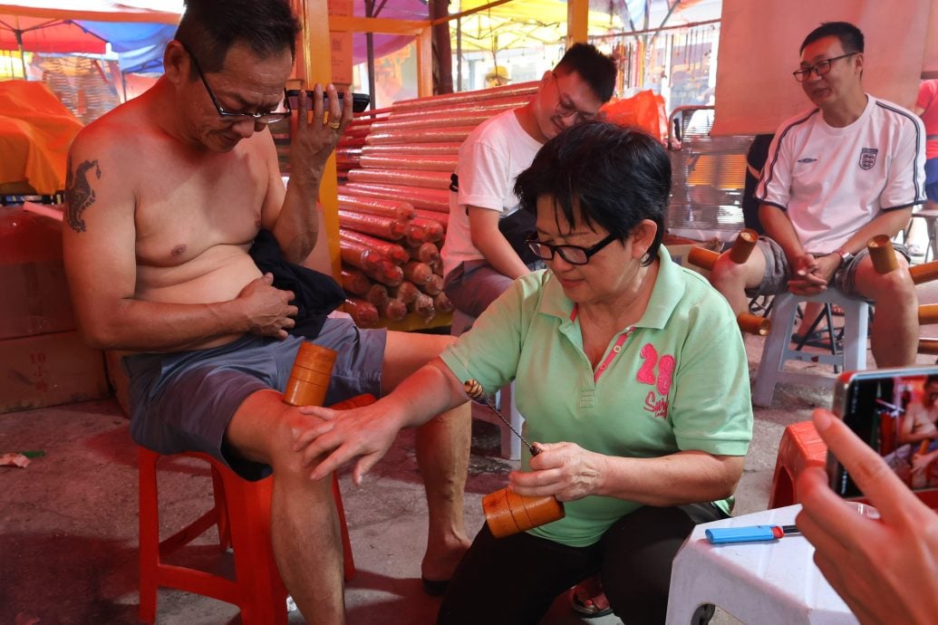 大都会/封面/安邦九皇爷诞汇集亚洲美食 崛起塔罗牌占卜风气 竹筒拔罐传统技术屹立不倒