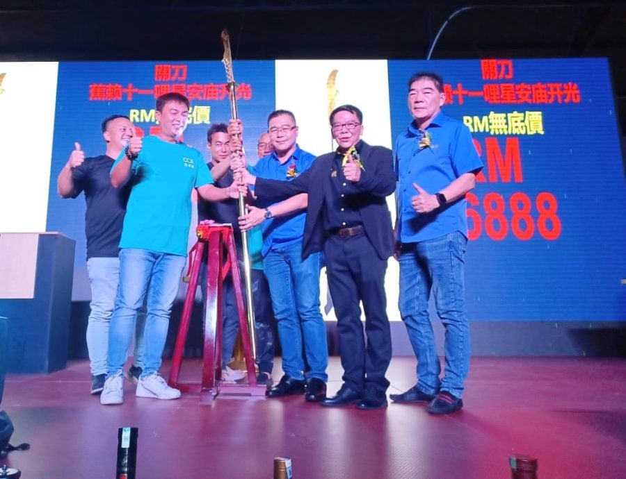 蕉赖11哩新村工商俱乐部,明年第10周年庆的能够购买一间新的会所