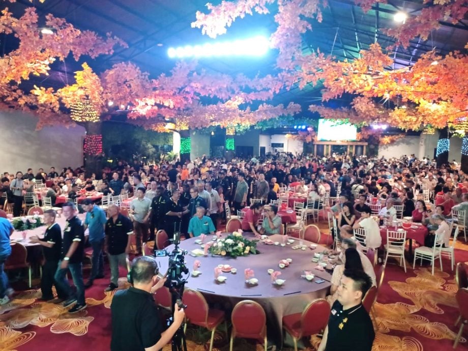 蕉赖11哩新村工商俱乐部,明年第10周年庆的能够购买一间新的会所