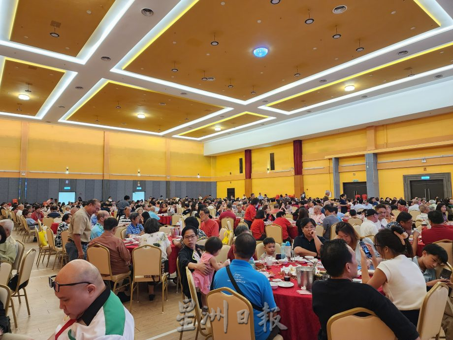 大都会/(主文)万众一心,众志成城 筹募新院“南大楼”基金晚宴/4图
