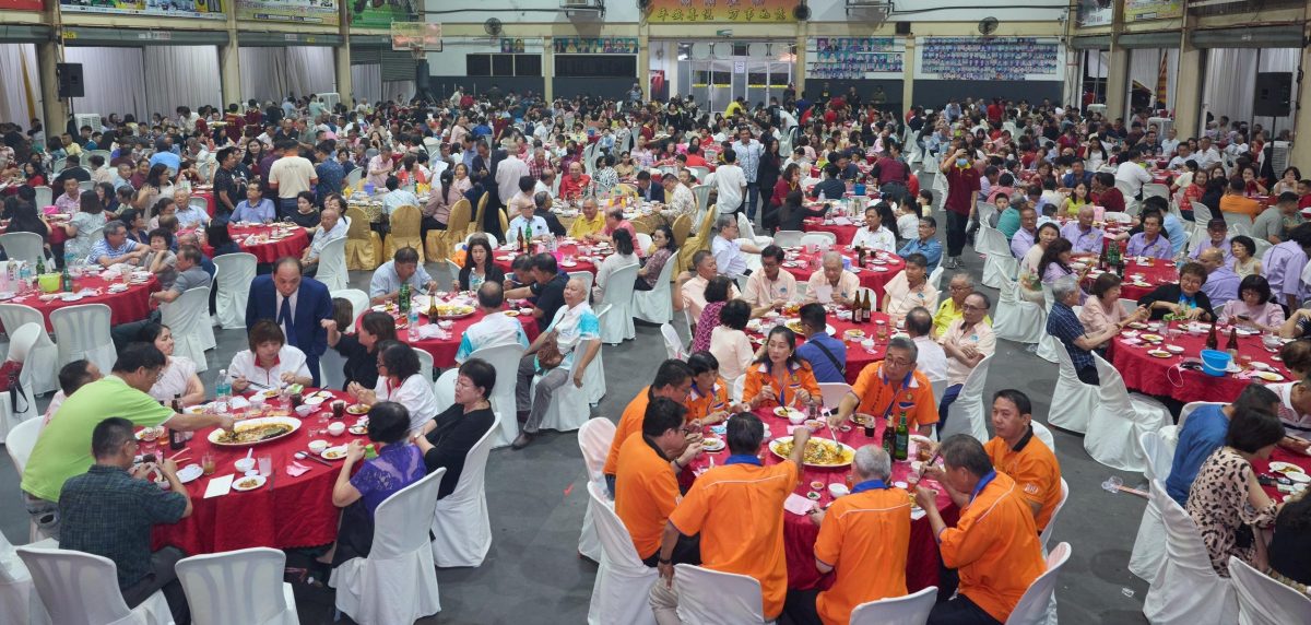 大都会:瓜冷海南会馆42周年会庆晚宴筵开112席,场面温馨欢乐