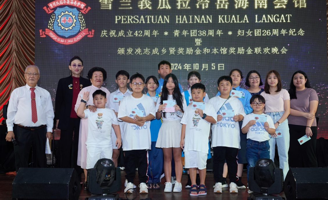 大都会:瓜冷海南会馆42周年会庆晚宴筵开112席,场面温馨欢乐