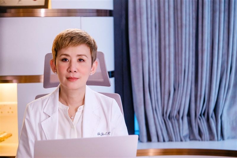 导演认拍《那场恋爱》捉襟见肘 曝吴君如先不收片酬力挺