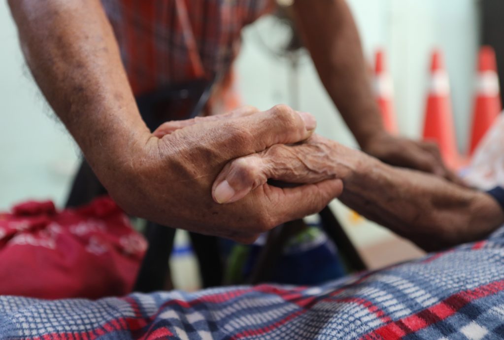 *已签发* 柔:【特稿】神庙暖心接管安老院,用爱为23名老人撑起这所“温暖的家”