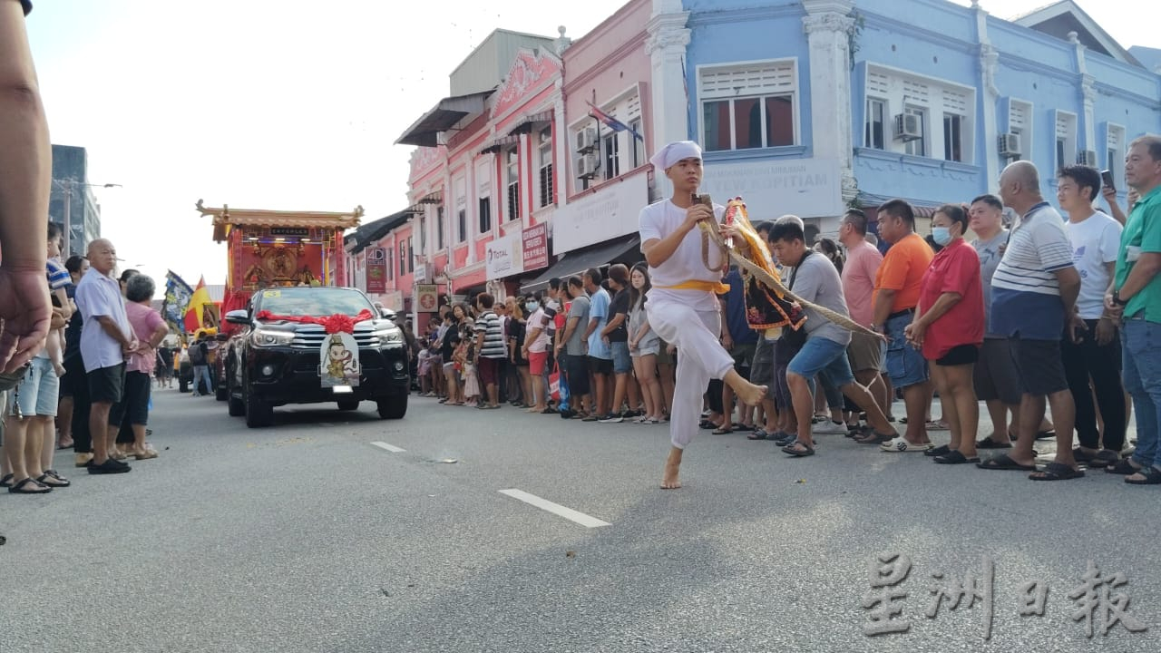 *已签发* 柔:文打烟斗天宫九皇大帝巡境游行 大批民众夹道围观