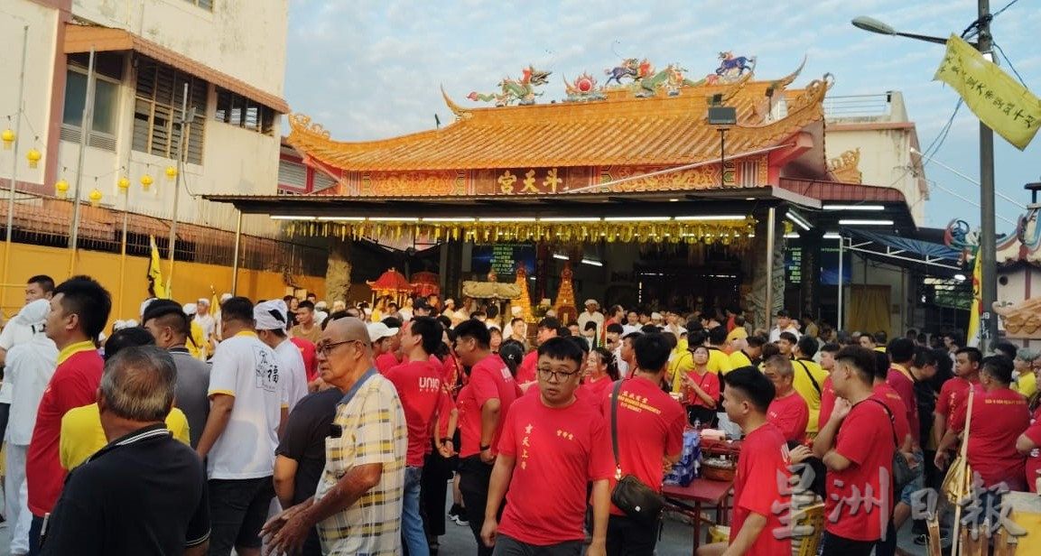 *已签发* 柔:文打烟斗天宫九皇大帝巡境游行 大批民众夹道围观