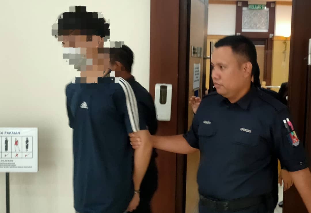 *已签发* 柔:新闻:与未成年女友发生性关系 少年被控强奸罪