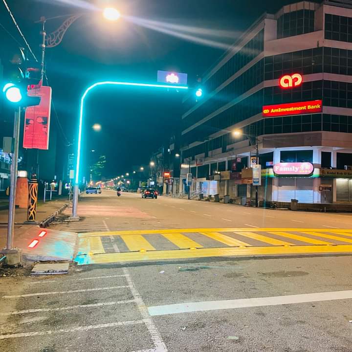 **已签发**柔:峇市大马路智能斑马线启用,行人更安全体验