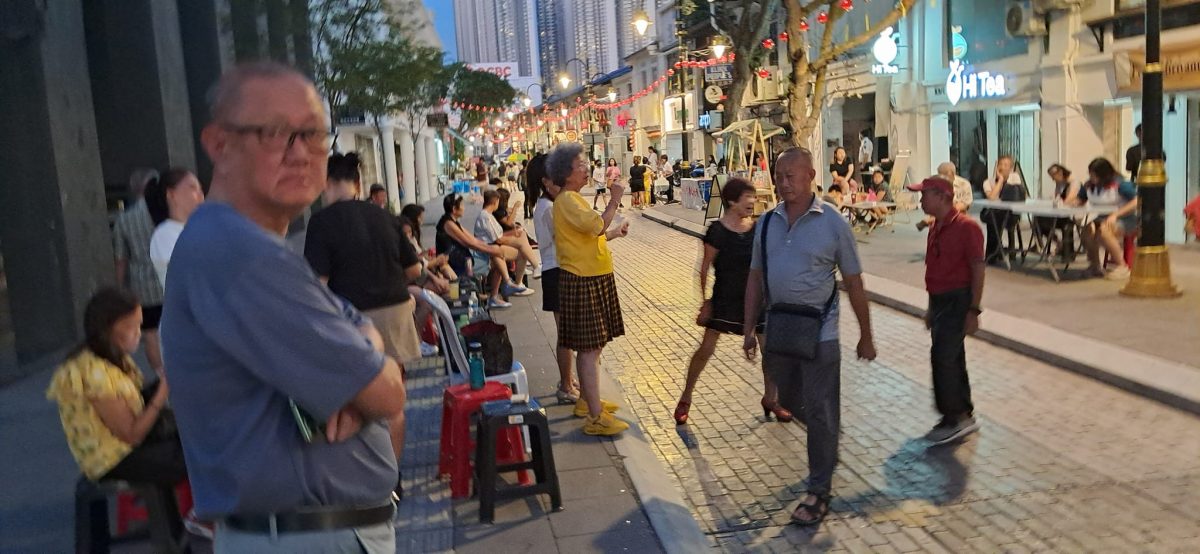 **已签发**柔:新旧对照:陈旭年文化街庆成立15周年