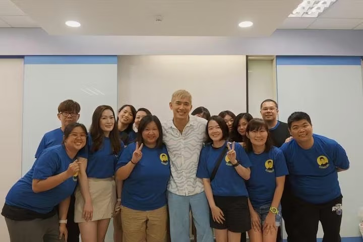 *已签发*柔:狮城二三事:与粉丝一同行善 黄俊雄:每个人都值得被照耀