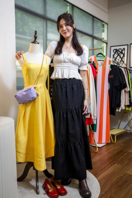 *已签发*柔:狮城二三事:狮城4艺人“开店” 卖二手物品行善